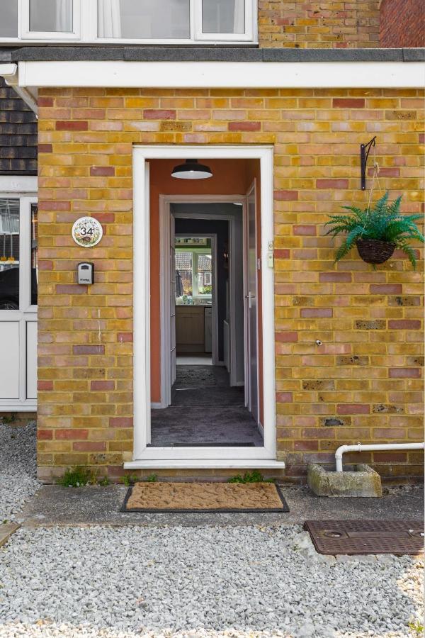 Perfect For Contractors - Canterbury - Free Parking - Ultra Wifi ภายนอก รูปภาพ
