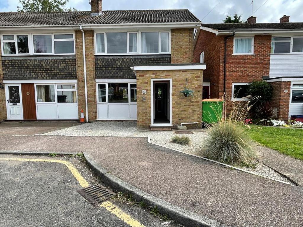 Perfect For Contractors - Canterbury - Free Parking - Ultra Wifi ภายนอก รูปภาพ