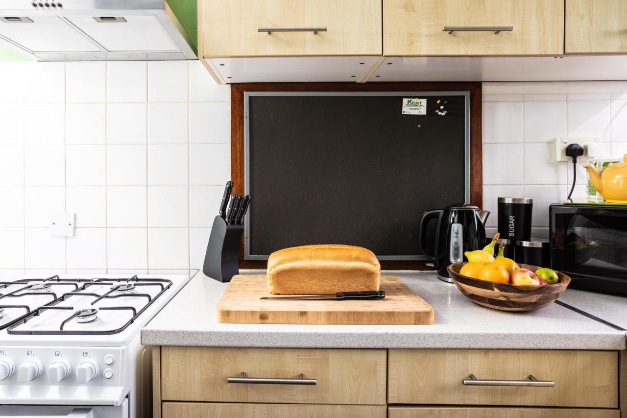 Perfect For Contractors - Canterbury - Free Parking - Ultra Wifi ภายนอก รูปภาพ